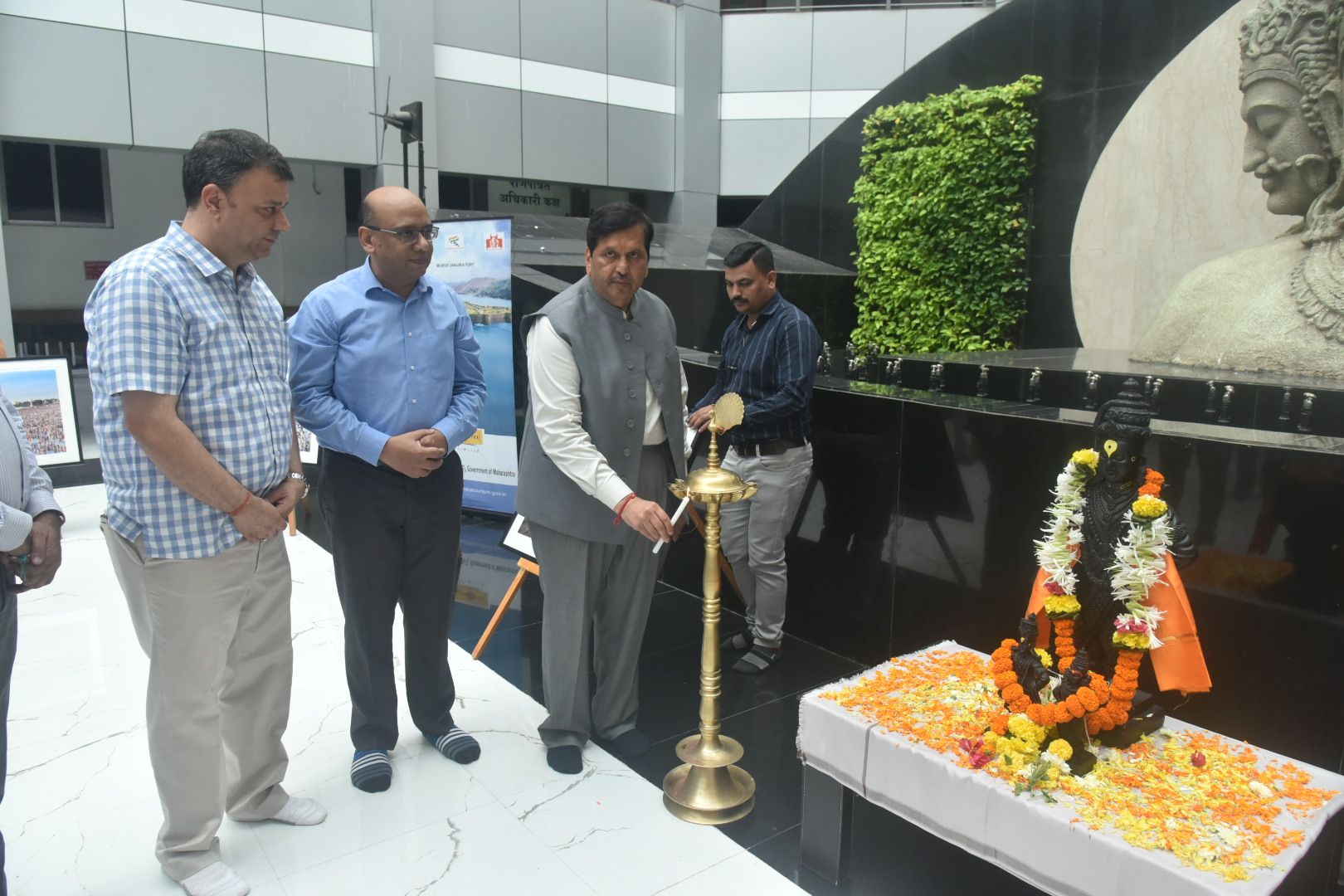 वारी या छायाचित्र प्रदर्शनाचे आयोजन 1