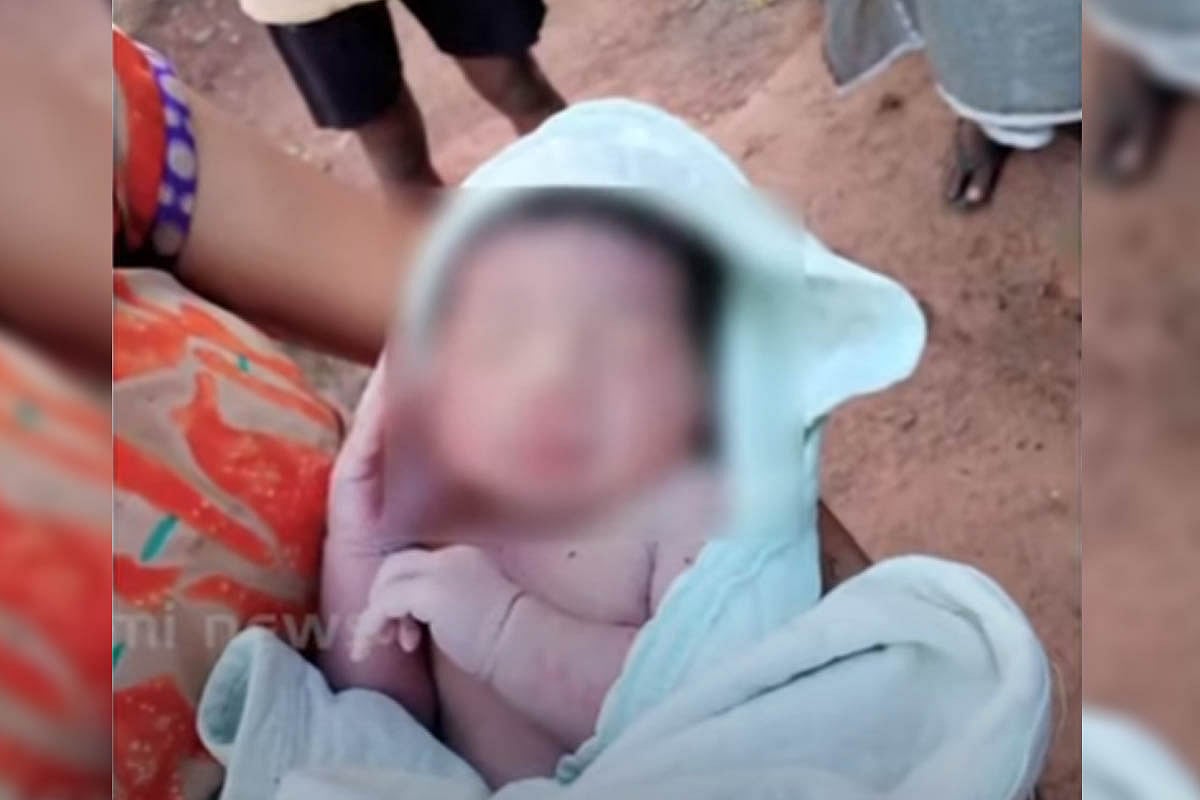 Baby abandoned Kollam 060121 1200 MathrubhumiNews Screengrab