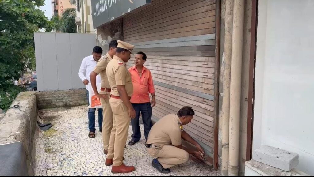 Taj Cafe Hookah Raid: कोपरखैरने पुलिस की सबसे बड़ी कार्रवाई, हुक्का पार्लर से डेढ़ करोड़ का माल जब्त, दुकान सील 11 IMG 20250607 WA0039