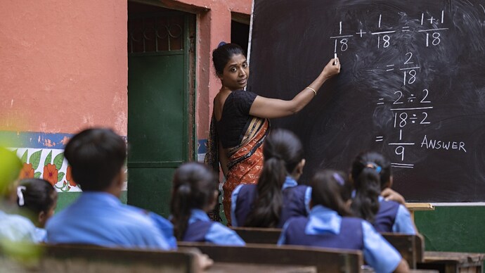 teacher teaching students in a classroom 144113403 16x9 1
