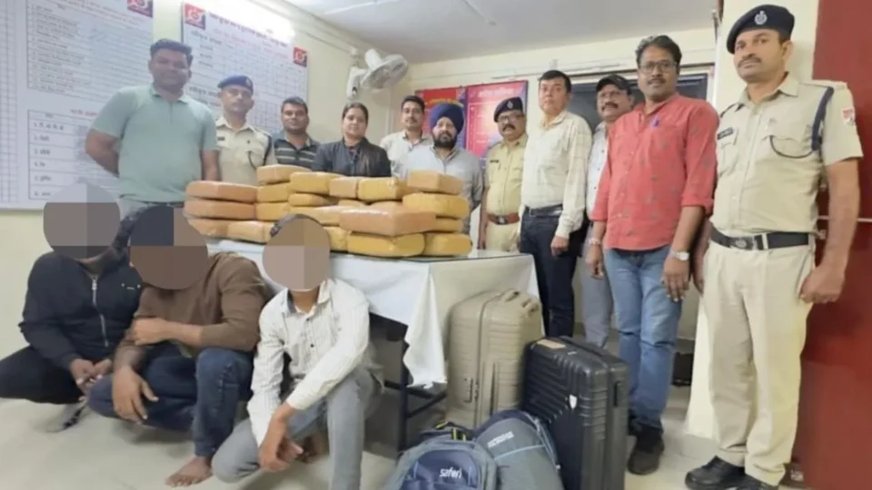 nagpur train ganja seizure 25 lakh rpf arrests V jpg 1280x720 4g 1