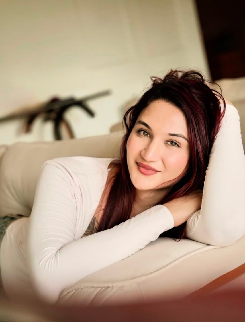 लिंग परिवर्तन के बाद बदली अनाया की जिंदगी,Anaya Bangar New Look: joindia.co.in