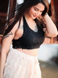 Anaya Bangar New Look: कितनी बदल गई हैं अनाया बांगर, तस्वीरें देख रह जाएंगे हैरान 4 Anaya Bangar New Look: कितनी बदल गई हैं अनाया बांगर,